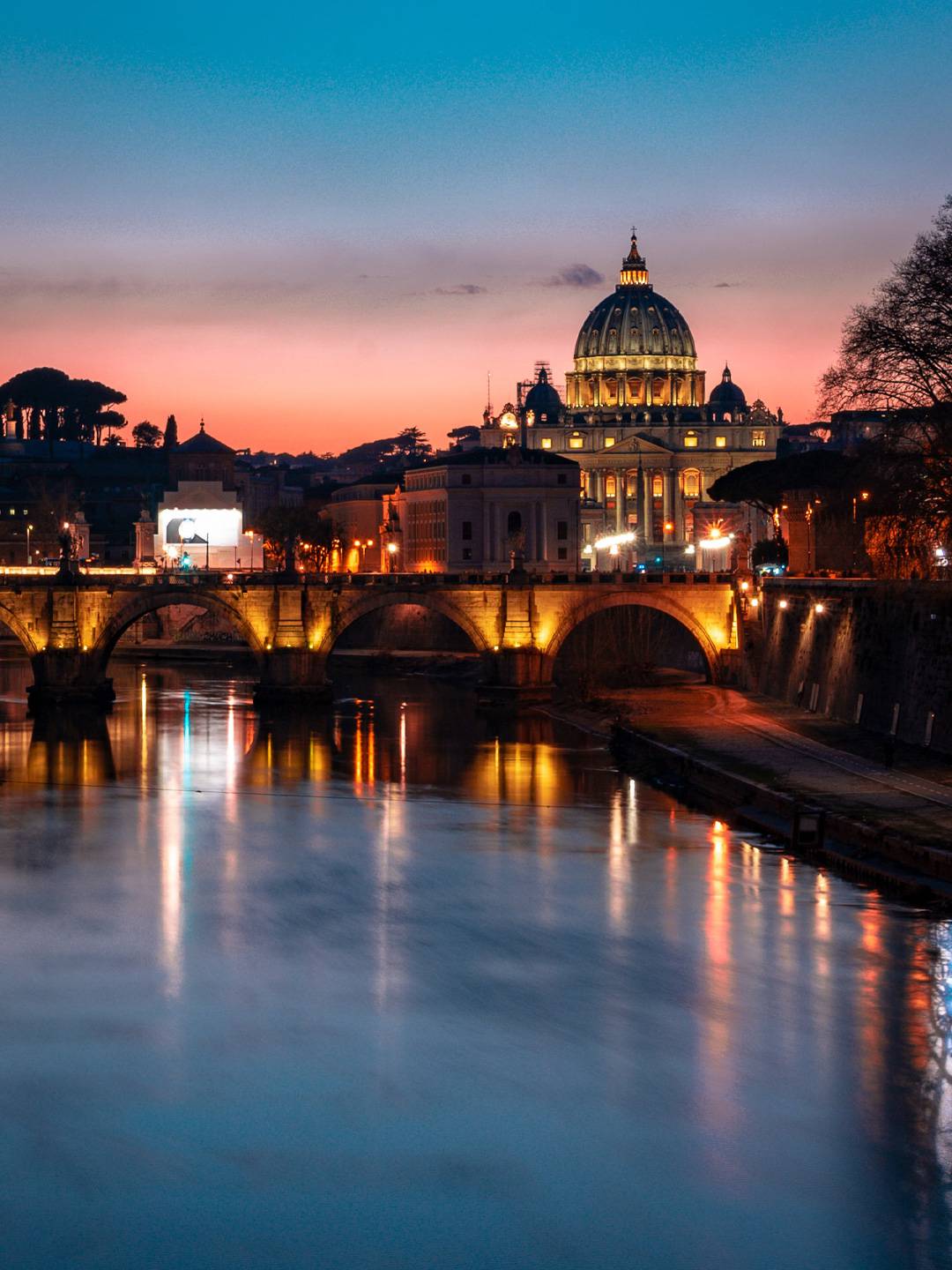 Hotel-Robinson-Roma-Foto-verticale-san-pietro-sera